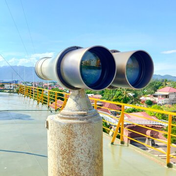 binocular on the ship