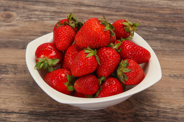 Sweet strawberry in the bowl