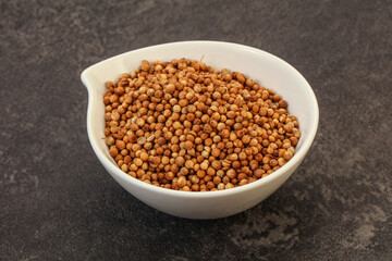 Coriander seeds in the bowl
