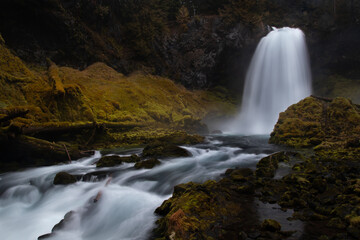 Sahalie falls on Mackenzie river in the cascades in Oregon