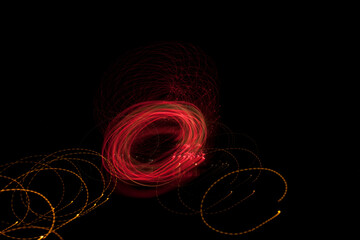 esferas de luz roja en movimiento sobre fondo negro