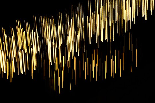 Lichtst&auml;be vor schwarzem Hintergrund - Malen mit Licht ist in der abstrakten Fotografie eine interessante M&ouml;glichkeit das fotografische Spektrum zu erweitern.