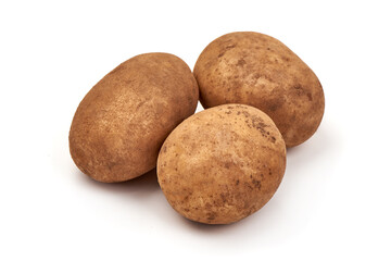 Fototapeta na wymiar Unwashed potatoes, isolated on white background