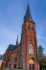 Fototapeta na wymiar Historische Backstein-Kirche in Velbert Langenberg