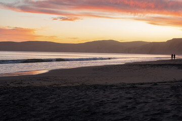Obraz premium Sunset at Drakes Beach in Point Reyes.
