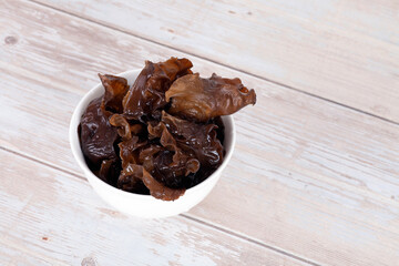 A bowl of soaked black fungus