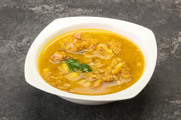 Pea soup with smoked meat