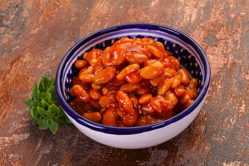 Baked kidney with tomato sauce