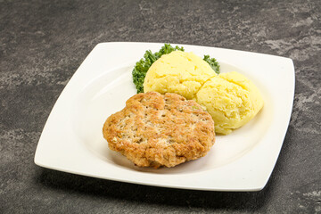 Chicken cutlet with mashed potato