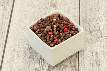 Peppercorn heap in the bowl