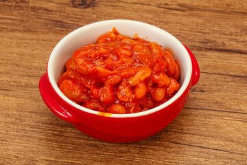 Baked kidney with tomato and pepper