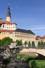 Fototapeta na wymiar Kleine Müglitzbrücke am Fuße von Schloss Weesenstein