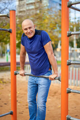 Obraz premium Portrait of a man on a street spot