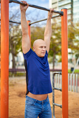 Obraz premium Portrait of a man on a street spot