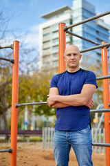 Obraz premium Portrait of a man on a street spot