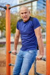 Obraz premium Portrait of a man on a street spot