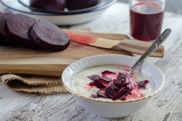 The red beetroot and yogurt