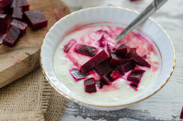 The red beetroot and yogurt
