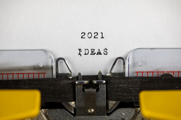 old typewriter with text 2021 ideas