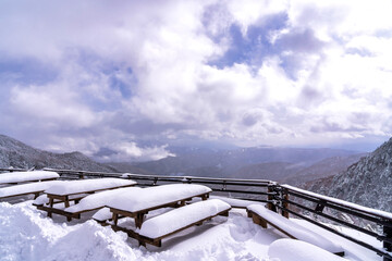 【冬イメージ】厳冬期の雪山
