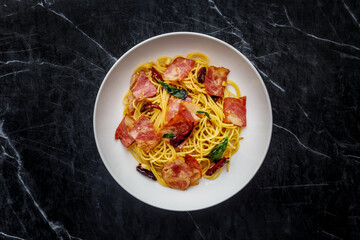 Spaghetti bacon with chilly
