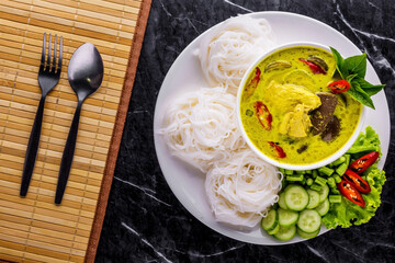 Rice Noodles with Chicken Curry