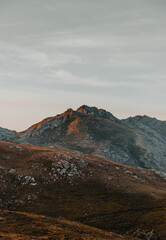 Fototapeta na wymiar sunrise in the big mountains