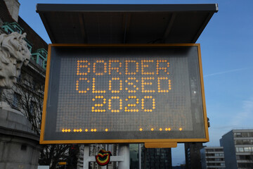 Obraz premium Border Closed 2020
