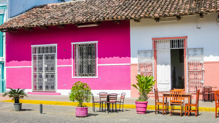Street with colourful houses, Granada, founded in 1524, Nicaragua, Central America