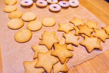 Freshly baked peanut butter cookies on cooling rack. Macro with extremely shallow dof. Selective focus limited to center of closest cookie.