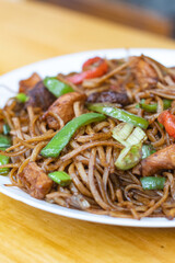 Asian noodles with vegetables