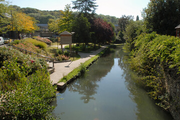 Ville de Melun, jardins en centre ville et cours d'eau, département de Seine-et-Marne, France