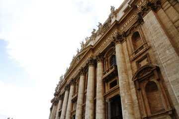 Fototapeta na wymiar statues in Vatican 