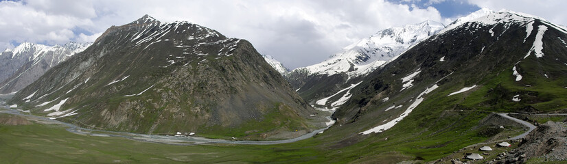 Fototapeta na wymiar Snowy Mountains, Himalayas, Ladakh, India