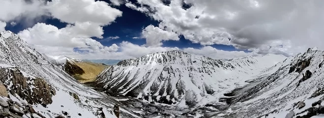 Papier Peint photo Himalaya Snowy Mountains, Himalayas, Ladakh, India
