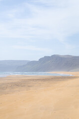 Fototapeta na wymiar Send dune and ocean in Iceland.