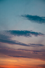 Obraz premium Colorful sky background with clouds at sunset