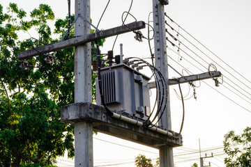 Distribution high voltage transformer for power transmission to industry