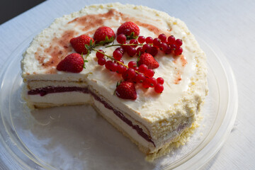 cheesecake with berries