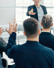 speaker by asking questions during the seminar