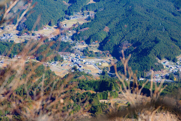 山と町
