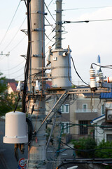日本の電柱とトランス