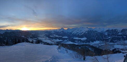 Hecher Pillberg Kellerjoch in der Nähe von Schwaz - Blick vom Skigebiet Richtung Inntal Innsbruck...