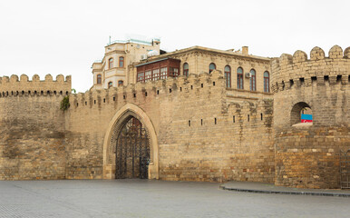 Fototapeta premium Entrance to the fortress city in the center