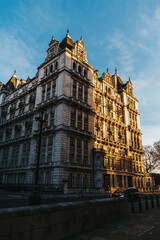 Fototapeta na wymiar Paisaje urbano,k calles y edificios en la ciudad de Londres