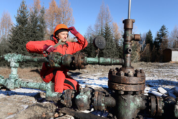 Engineer for oil and gas production in the mountains