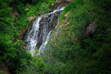 Obraz premium Water cascading over the Rocks