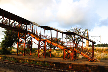 Naklejka premium bridge in autumn