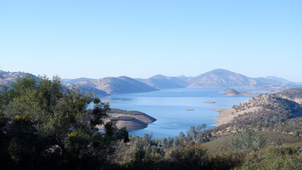 Naklejka premium Lake and island view from mountains