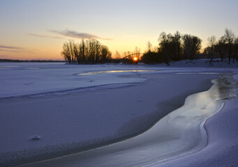 Fototapeta na wymiar Sunrise on the Ob river in winter